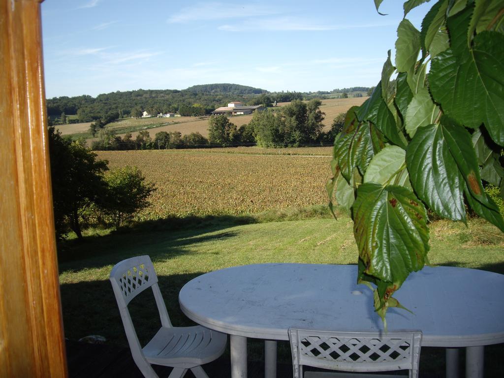 Biou Bed and Breakfast La Sauvetat-sur-Lède Esterno foto